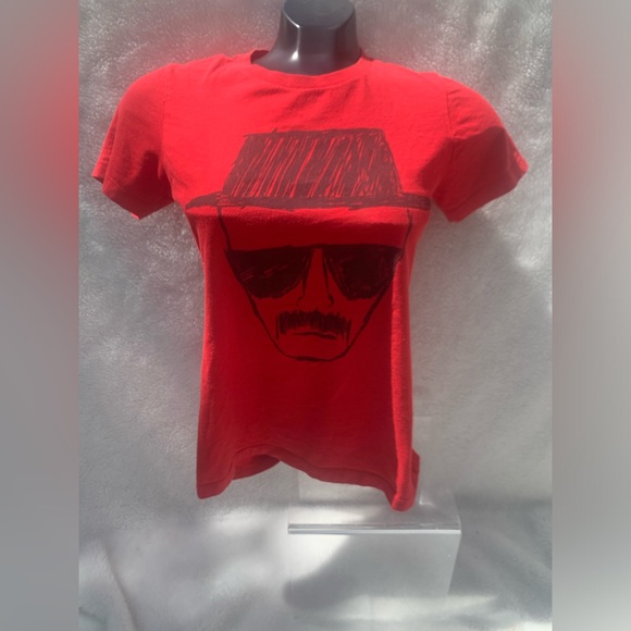 ⭐️ BREAKING BAD - Red themed Graphic T-Shirt, EUC size s/m unisex - Picture 9 of 10